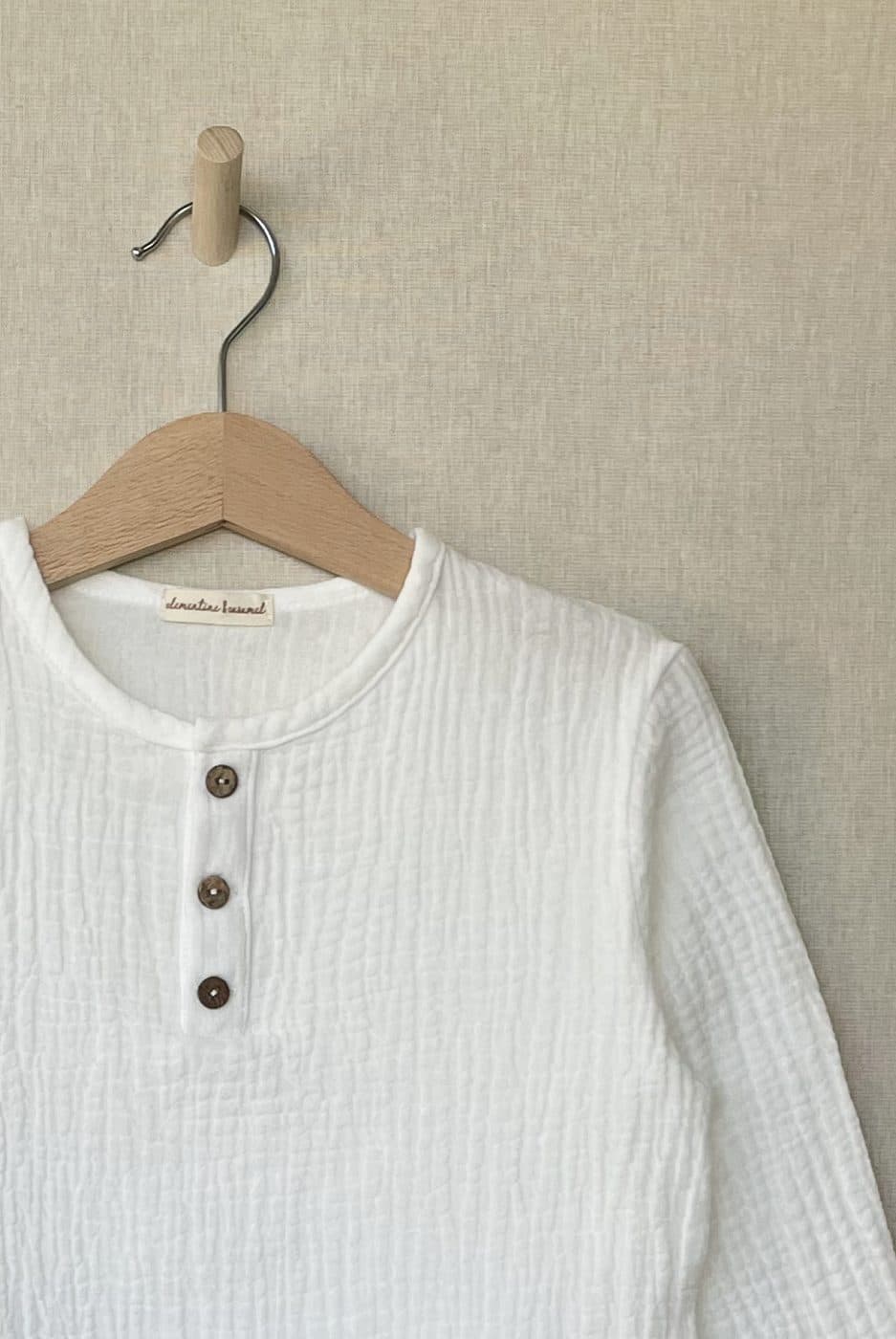 Camisola de manga comprida com botões